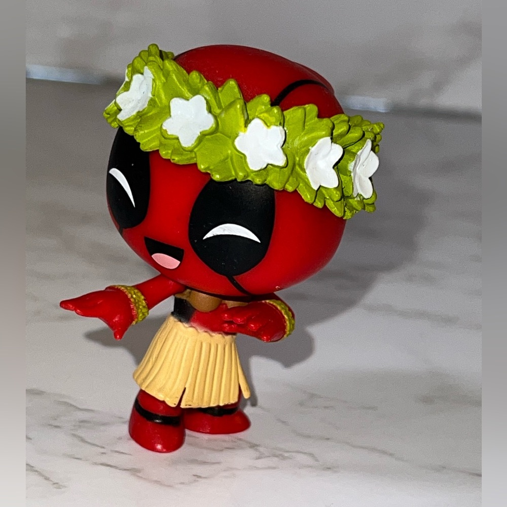 Super Rare Mystery Mini Funko Deadpool Hula Dancer Target Exclusive Bobble Head